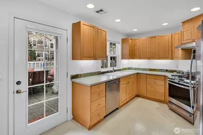 22540 SE 45th Street #2650, Issaquah, WA 98029 - Photo 15