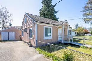 758 108th St S, Tacoma, WA 98444 - Photo 3
