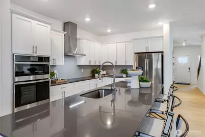 20464 Myrtle Place E, Bonney Lake, WA 98391 - Photo 3