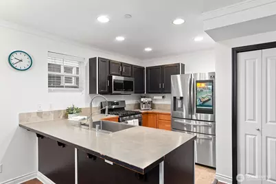 877 5th Pl NE, Issaquah, WA 98029 - Photo 9