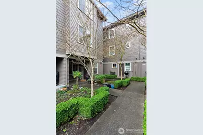 877 5th Pl NE, Issaquah, WA 98029 - Photo 3