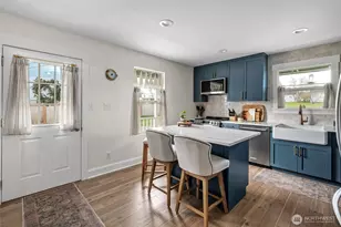 705 NE Haller St, Coupeville, WA 98239 - Photo 9