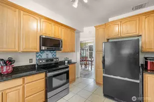 3836 Letitia Ave S, Seattle, WA 98118 - Photo 15