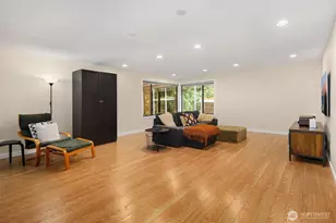 1711 NE 104th St, Seattle, WA 98125 - Photo 17