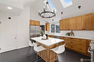 2419 28th Ave W, Seattle, WA 98199 - Photo 11