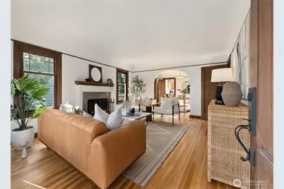 2419 28th Avenue W, Seattle, WA 98199 - Photo 3