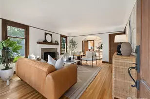 2419 28th Ave W, Seattle, WA 98199 - Photo 3