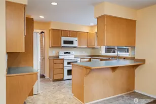 2420 14th St, Anacortes, WA 98221 - Photo 9