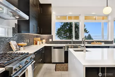 11014 Cornell Avenue S, Seattle, WA 98178 - Photo 13