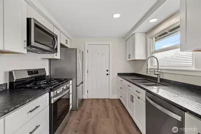 1306 Broadview, Anacortes, WA 98221 - Photo 9