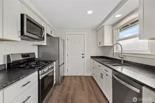 1306 Broadview, Anacortes, WA 98221 - Photo 9