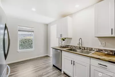 14929 130th Avenue SE, Renton, WA 98058 - Photo 11