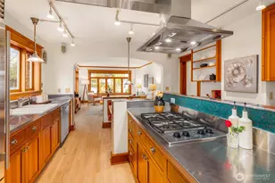 2117 N 36th St, Seattle, WA 98103 - Photo 15