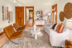 2117 N 36th St, Seattle, WA 98103 - Photo 13