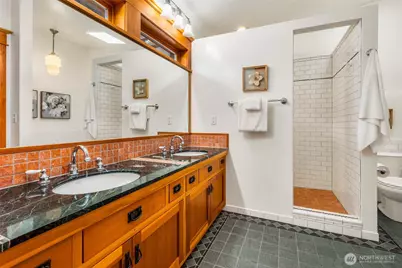 2117 N 36th Street, Seattle, WA 98103 - Photo 23