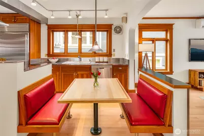 2117 N 36th Street, Seattle, WA 98103 - Photo 5