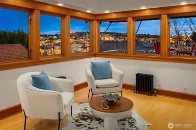 2117 N 36th Street, Seattle, WA 98103 - Photo 3