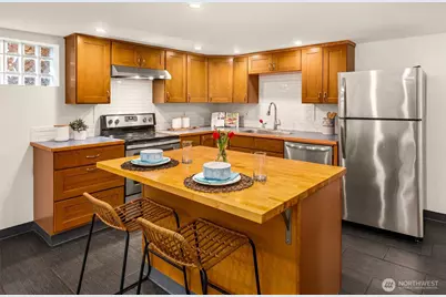 2117 N 36th Street, Seattle, WA 98103 - Photo 33