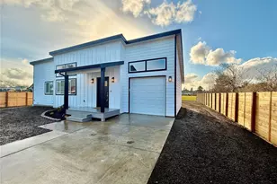 465 Octopus Ave NE, Ocean Shores, WA 98569 - Photo 1