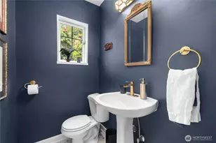 246 Dorffel Dr E, Seattle, WA 98112 - Photo 19