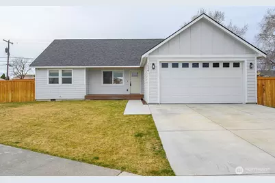 1038 W Lakeside Drive, Moses Lake, WA 98837 - Photo 1
