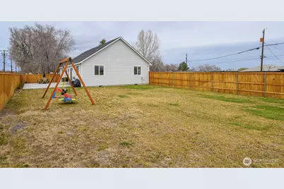 1038 W Lakeside Drive, Moses Lake, WA 98837 - Photo 35