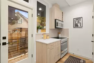 7011 9th Ave NE, Seattle, WA 98115 - Photo 11