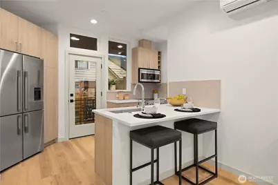 7011 9th Avenue NE, Seattle, WA 98115 - Photo 9