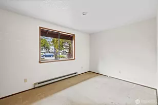 210 E Hawthorne Pl, Port Angeles, WA 98362 - Photo 23