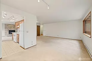 210 E Hawthorne Pl, Port Angeles, WA 98362 - Photo 5