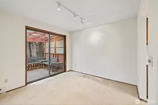 210 E Hawthorne Pl, Port Angeles, WA 98362 - Photo 7