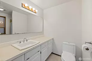 210 E Hawthorne Pl, Port Angeles, WA 98362 - Photo 17