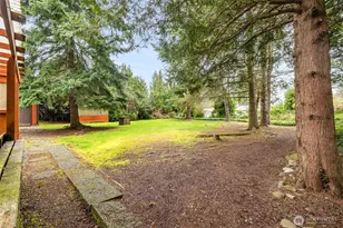 210 E Hawthorne Pl, Port Angeles, WA 98362 - Photo 37