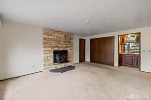 210 E Hawthorne Pl, Port Angeles, WA 98362 - Photo 13