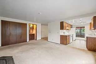 210 E Hawthorne Pl, Port Angeles, WA 98362 - Photo 11