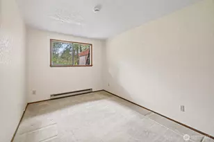 210 E Hawthorne Pl, Port Angeles, WA 98362 - Photo 19