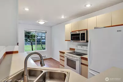 2100 S 336th Street #L3, Federal Way, WA 98003 - Photo 5