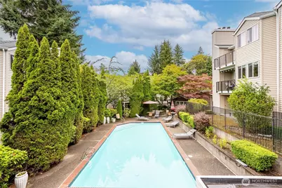 12040 100th Avenue NE #J102, Kirkland, WA 98034 - Photo 19