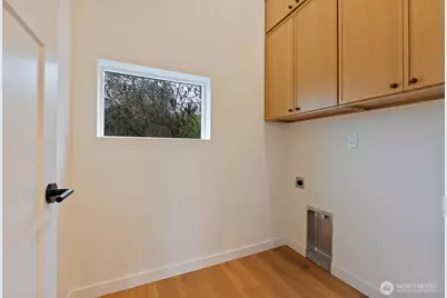 2213 W Bertona Street, Seattle, WA 98199 - Photo 25