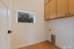 2213 W Bertona St, Seattle, WA 98199 - Photo 25