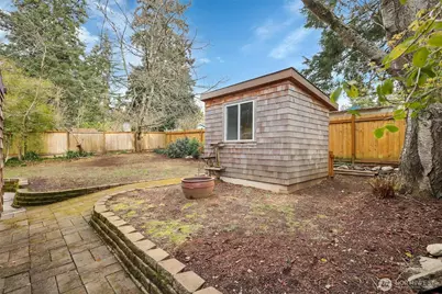 13722 Interlake Avenue N, Seattle, WA 98133 - Photo 29