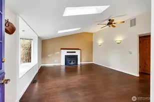 13722 Interlake Ave N, Seattle, WA 98133 - Photo 3