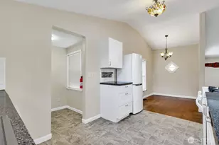 13722 Interlake Ave N, Seattle, WA 98133 - Photo 15