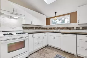 13722 Interlake Ave N, Seattle, WA 98133 - Photo 13