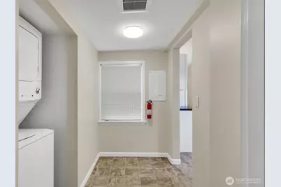 13722 Interlake Avenue N, Seattle, WA 98133 - Photo 17