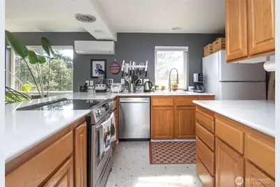 4258 Whitman Avenue N, Seattle, WA 98103 - Photo 15