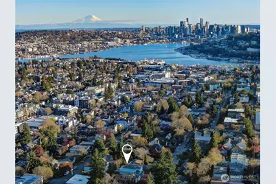 4258 Whitman Avenue N, Seattle, WA 98103 - Photo 13