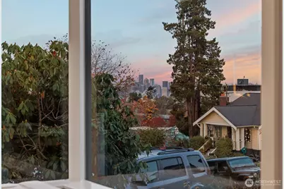 4725 37th Avenue SW, Seattle, WA 98126 - Photo 5