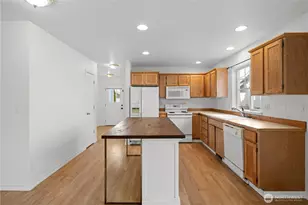 1225 Hemlock Pl, Mount Vernon, WA 98273 - Photo 3