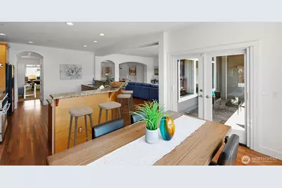 8696 Island Drive S, Seattle, WA 98118 - Photo 15